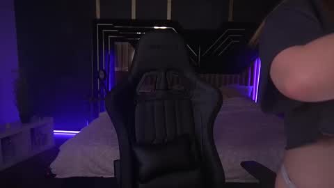 Lia online show from March 11, 3:45 pm