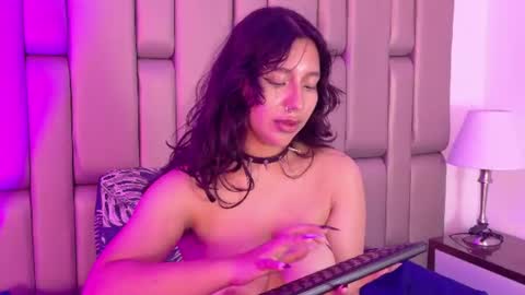 paranoidtemptaion_ online show from June 11, 2:53 am
