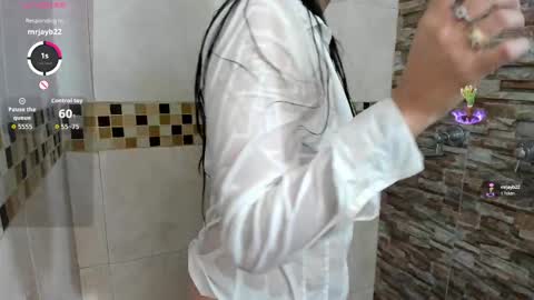 Snapshot of paris_evans_01 chatting on September 24, 1:18 pm paris_evans_01 online show from September 24, 1:18 pm
