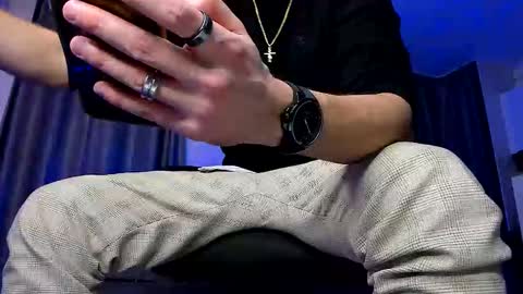 Paris online show from December 2, 11:58 pm