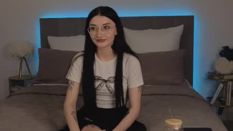 Patricia online show from November 10, 3:37 pm