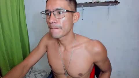 EDUAR Independent model online show from January 9, 7:41 pm