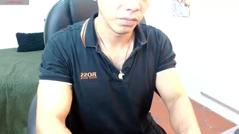 paul_cros online show from June 5, 11:15 am