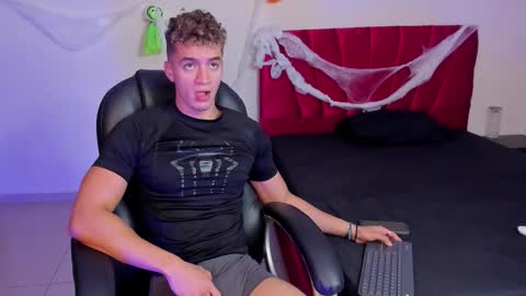 Paull George online show from October 25, 3:23 pm