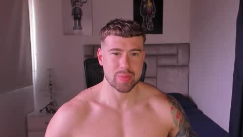 PAUL ROGER online show from December 19, 1:39 pm