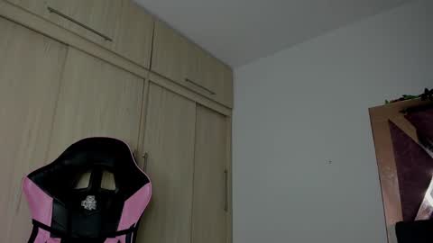 paula princexx online show from December 17, 5:29 am