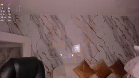 Paulina Santos  online show from October 8, 7:31 pm