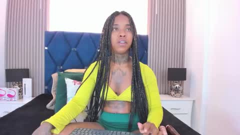 Pauline online show from October 21, 1:54 am