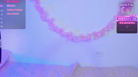 Snapshot of pauline_golden1 chatting on February 2, 4:37 am Pauline online show from February 2, 4:37 am
