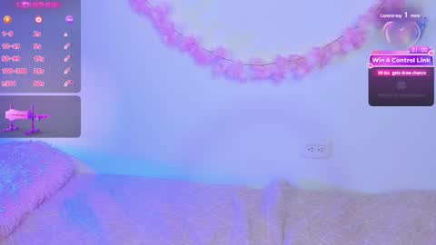 Snapshot of pauline_golden1 chatting on February 7, 3:13 am Pauline online show from February 7, 3:13 am