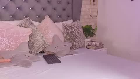 Pau online show from July 12, 4:21 pm