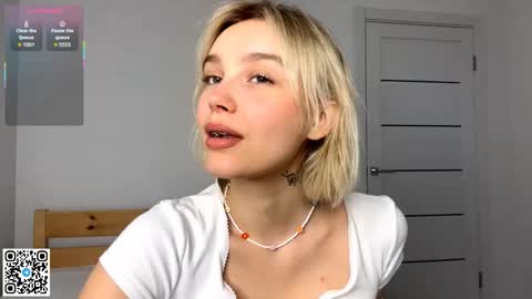 Lola online show from November 15, 2:40 pm