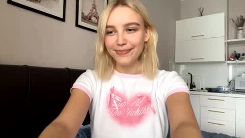 Lola online show from October 18, 12:09 pm