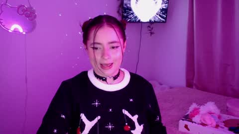 peacherry_ online show from December 4, 1:08 am