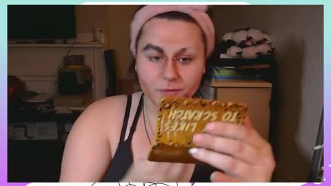 Snapshot of peakobunny chatting on September 18, 3:43 am peakobunny online show from September 18, 3:43 am