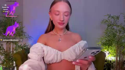 Sex Leah online show from June 11, 1:05 am