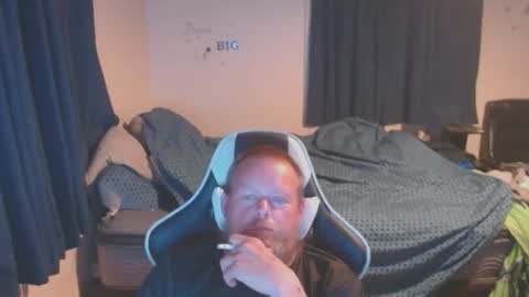 pecker40 online show from February 6, 2:00 am