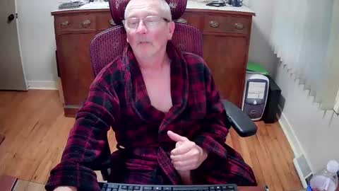 peepingmale online show from April 10, 11:53 pm