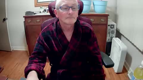 peepingmale online show from December 8, 11:29 pm