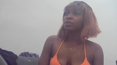 Lizzy online show from October 11, 12:10 pm