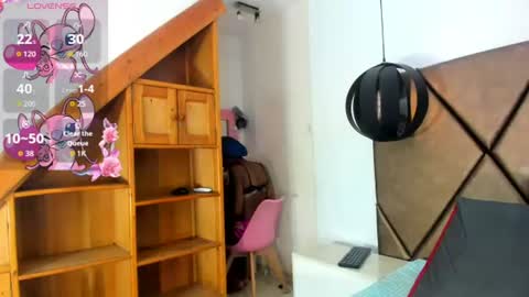 Sweet Penelope online show from July 8, 6:00 pm