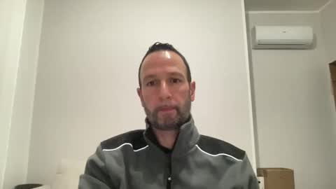 peppinslosqualo online show from February 19, 5:27 am