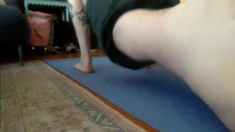 perfectfit1990 online show from December 15, 6:04 pm