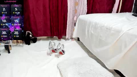 Perla Thompson online show from September 21, 7:51 pm