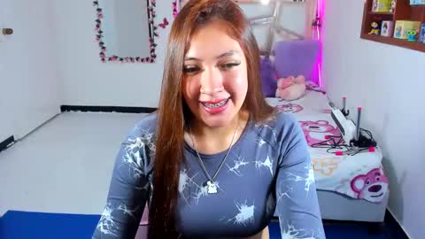 Snapshot of perlabeautiful chatting on September 22, 6:56 pm PERLA online show from September 22, 6:56 pm