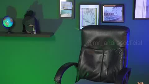 andres    online show from October 24, 8:53 pm