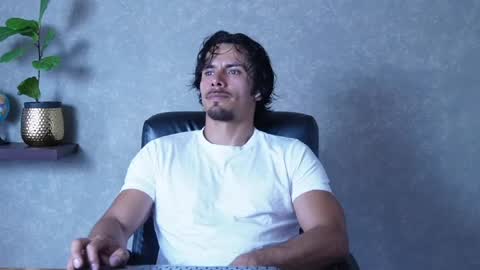 andres    online show from June 10, 6:40 pm