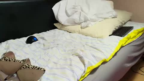 peter196888 online show from March 23, 10:48 pm