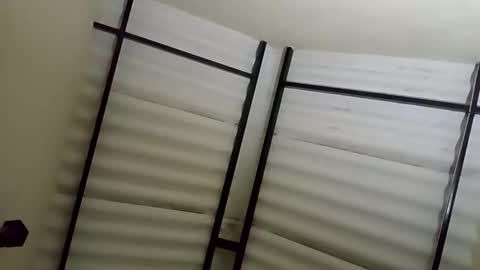 Snapshot of petit_luv chatting on October 7, 5:03 am Ur Luvv online show from October 7, 5:03 am