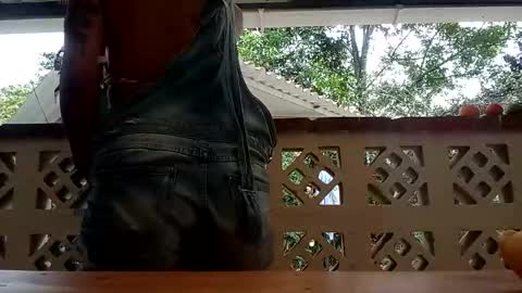 Snapshot of petit_luv chatting on October 24, 6:41 pm Ur Luvv online show from October 24, 6:41 pm