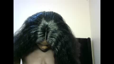 Snapshot of petite_lavi2 chatting on February 17, 9:10 pm petite_lavi2 online show from February 17, 9:10 pm