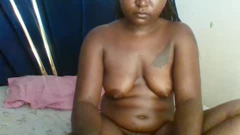 petite_shan online show from April 13, 9:24 am