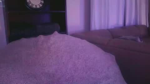 petite treat  online show from January 19, 6:20 am