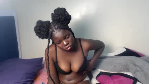 petitebeautyy online show from June 11, 2:53 am