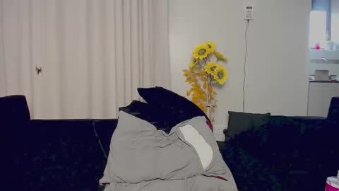 ebonyshawtypetit online show from March 14, 7:12 am