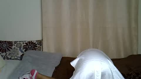 Snapshot of petitecaramell chatting on October 16, 9:46 pm Caramel online show from October 16, 9:46 pm