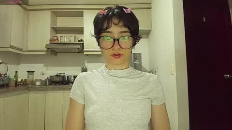 Lunna online show from February 3, 1:02 am