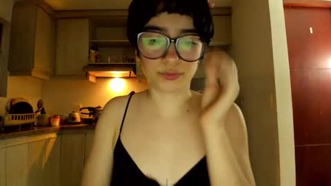 Lunna online show from February 21, 1:19 am