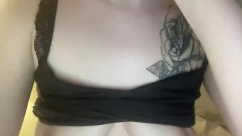 petitegirl467 online show from April 29, 7:46 am