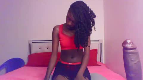 QueP online show from April 10, 6:01 pm