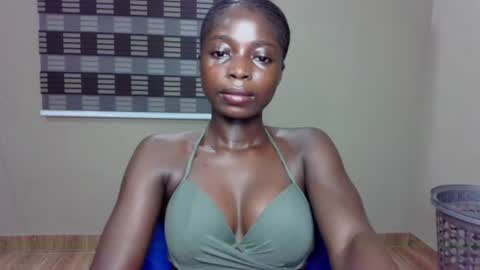 petitexxebony online show from July 7, 7:51 pm