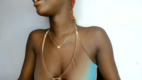petitgirl88 online show from July 28, 7:39 pm