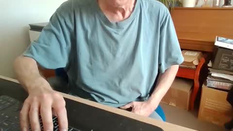 petitwilly online show from April 29, 9:47 am