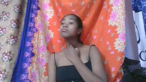 phania185885 online show from March 24, 12:44 pm