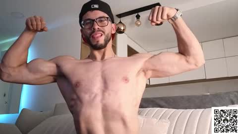 phantom_bigger1 online show from February 11, 7:29 pm