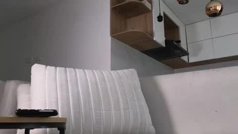 phantom_bigger1 online show from October 12, 4:10 pm